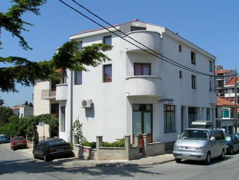 Apartments Gabrijela ビオグラード・ナ・モル エクステリア 写真